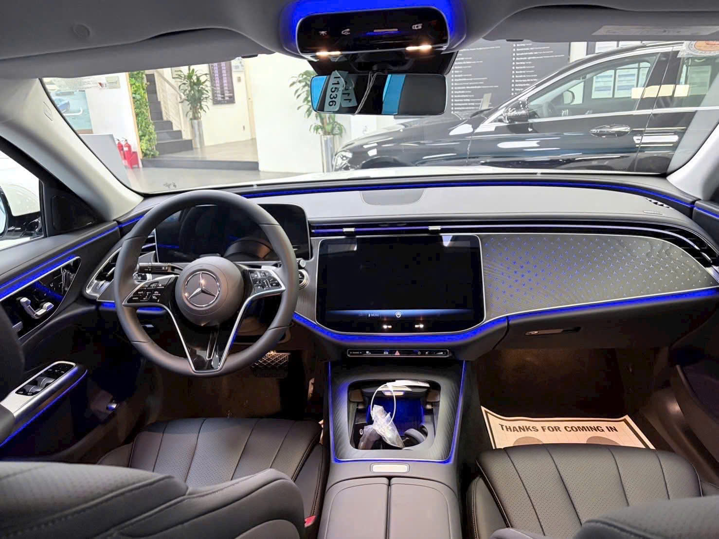 E200 Avantgarde: Chiếc E-Class All-New dễ tiếp cận nhất