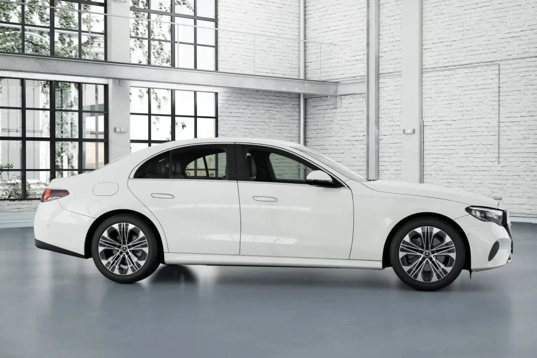 Mercedes Mới và Mercedes Cũ: Nâng Tầm Giá Trị Qua Công Nghệ