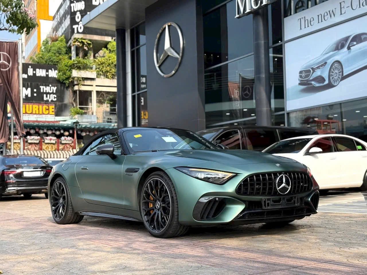 Mercedes HCM – Showroom Mercedes Được Nhiều Khách Hàng Tin Tưởng